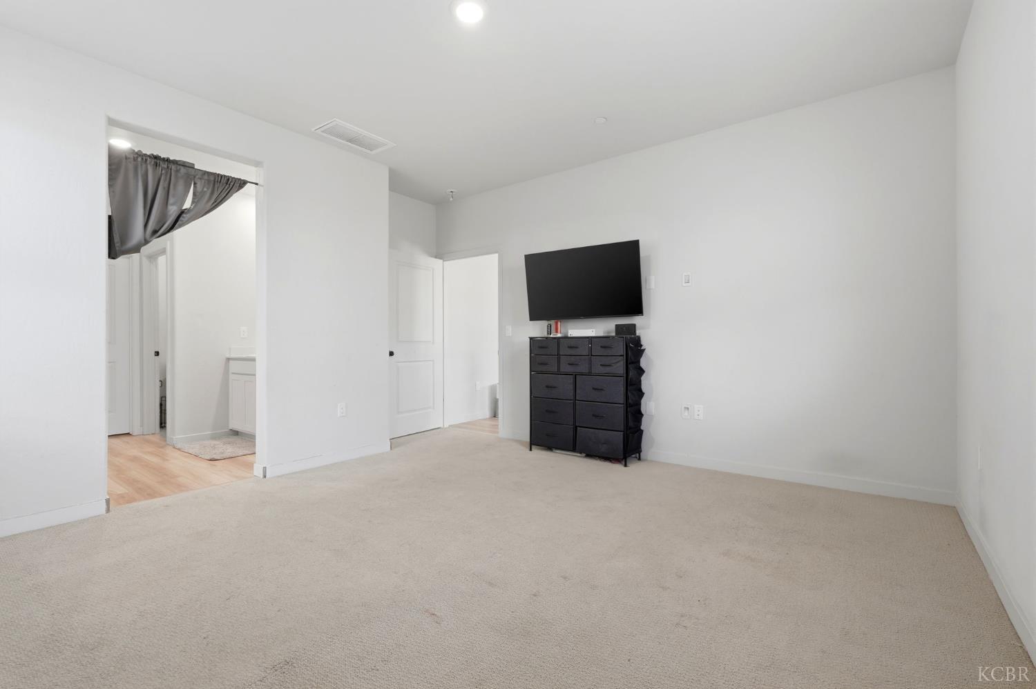 1834 W Twilight St, Hanford, CA 93230