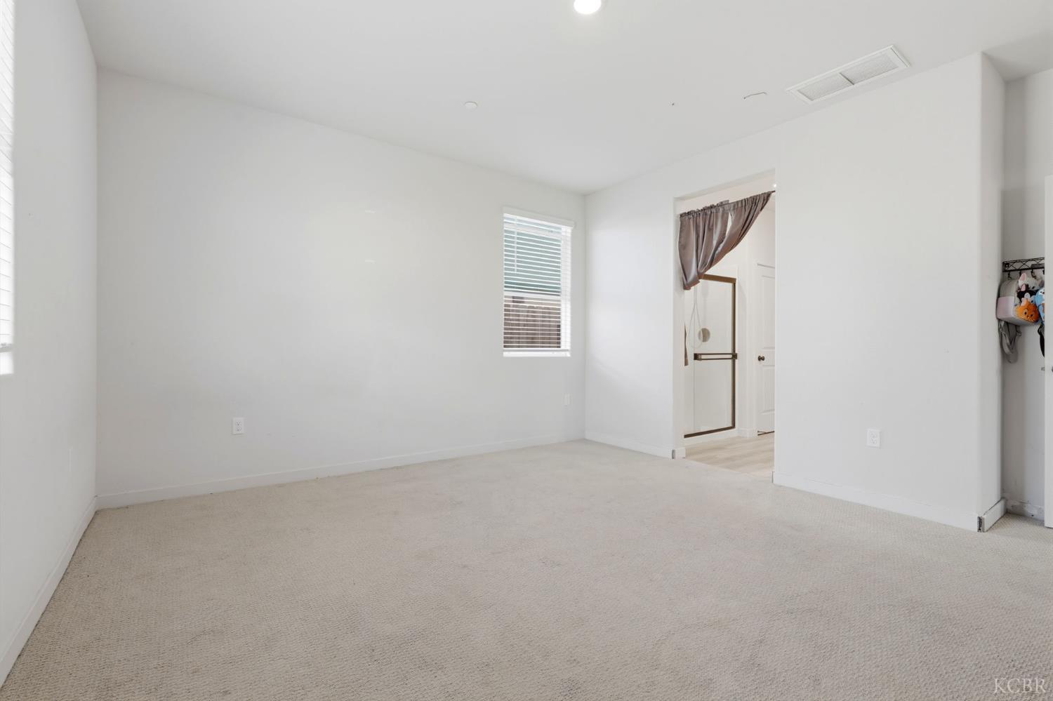 1834 W Twilight St, Hanford, CA 93230