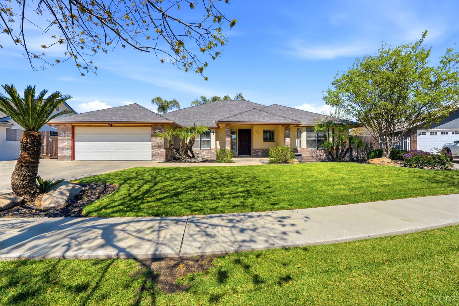 1332 Lincoln Ln, Lemoore, CA 93245