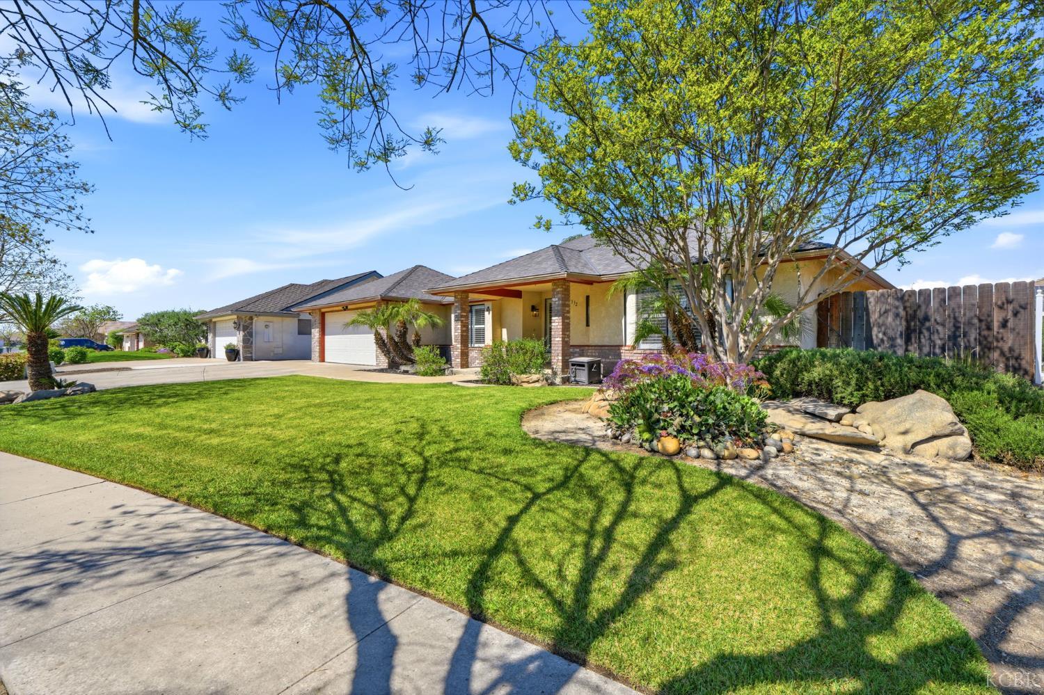 1332 Lincoln Ln, Lemoore, CA 93245