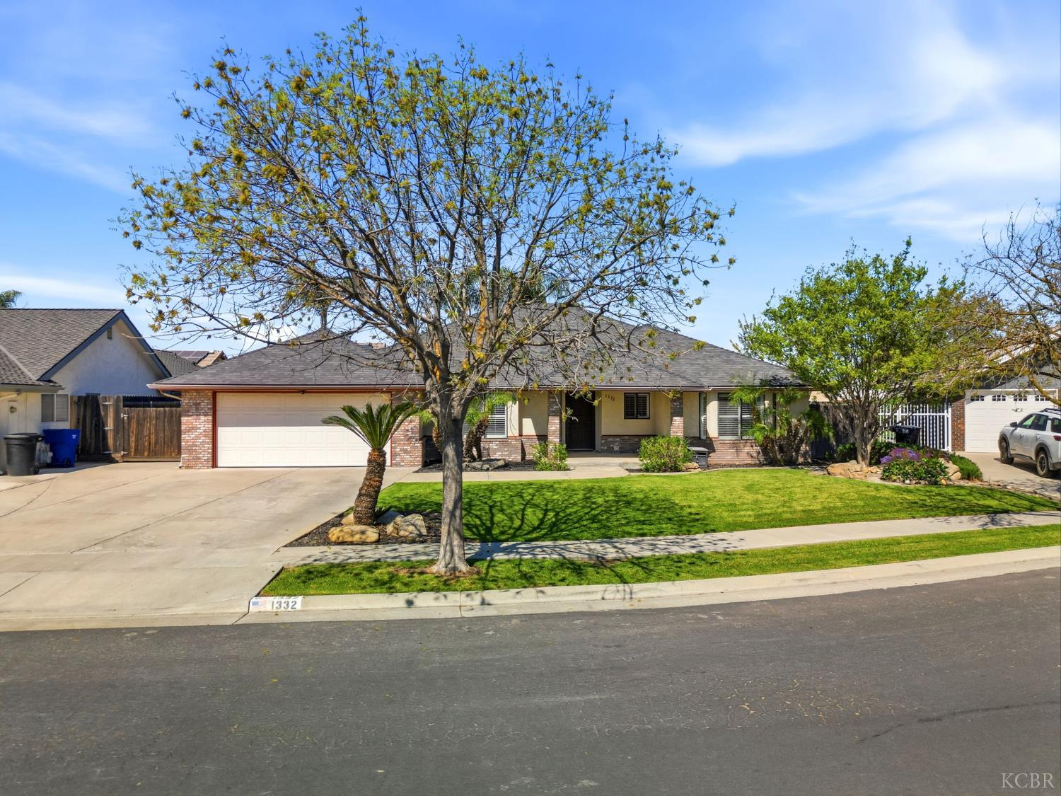 1332 Lincoln Ln, Lemoore, CA 93245