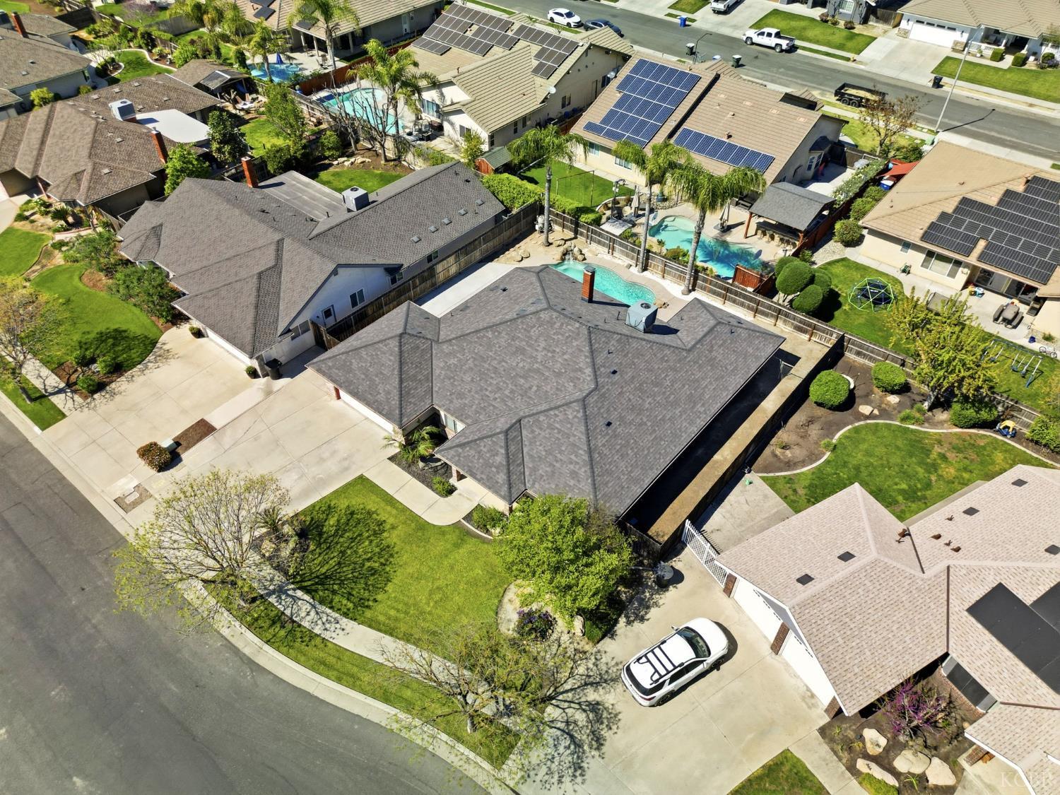 1332 Lincoln Ln, Lemoore, CA 93245