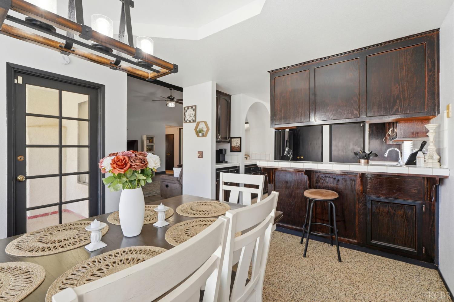 1332 Lincoln Ln, Lemoore, CA 93245