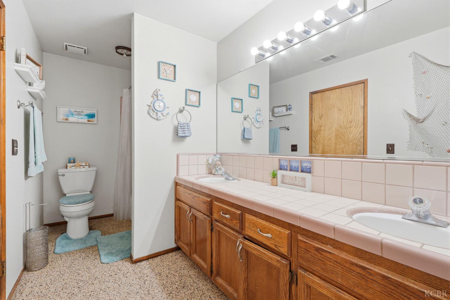 1332 Lincoln Ln, Lemoore, CA 93245