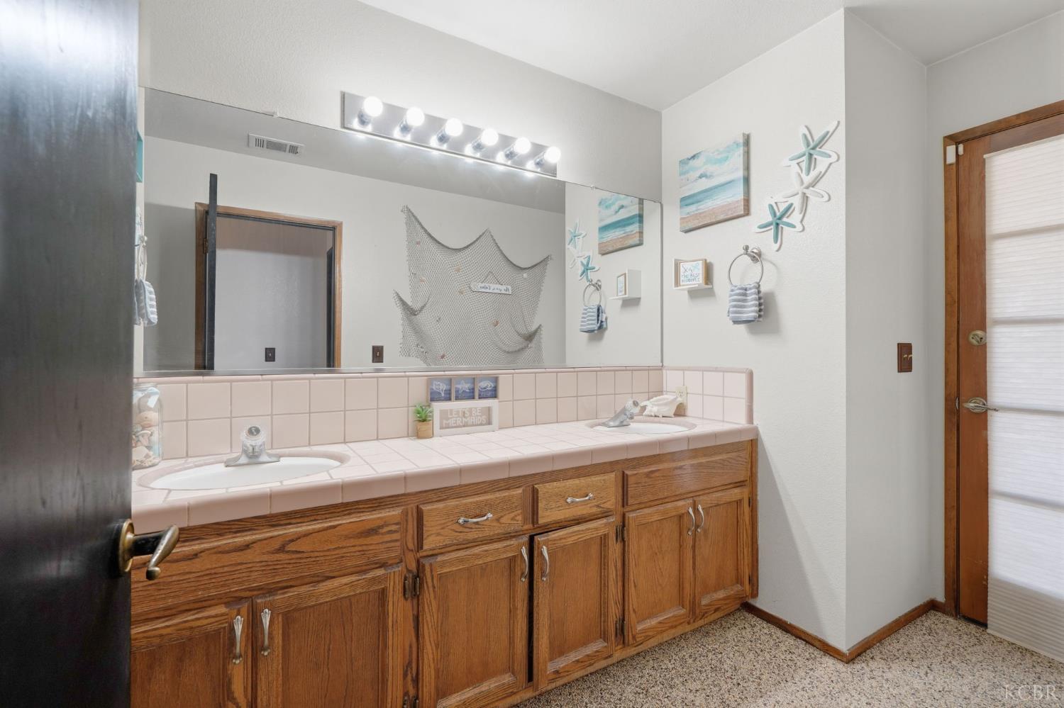 1332 Lincoln Ln, Lemoore, CA 93245