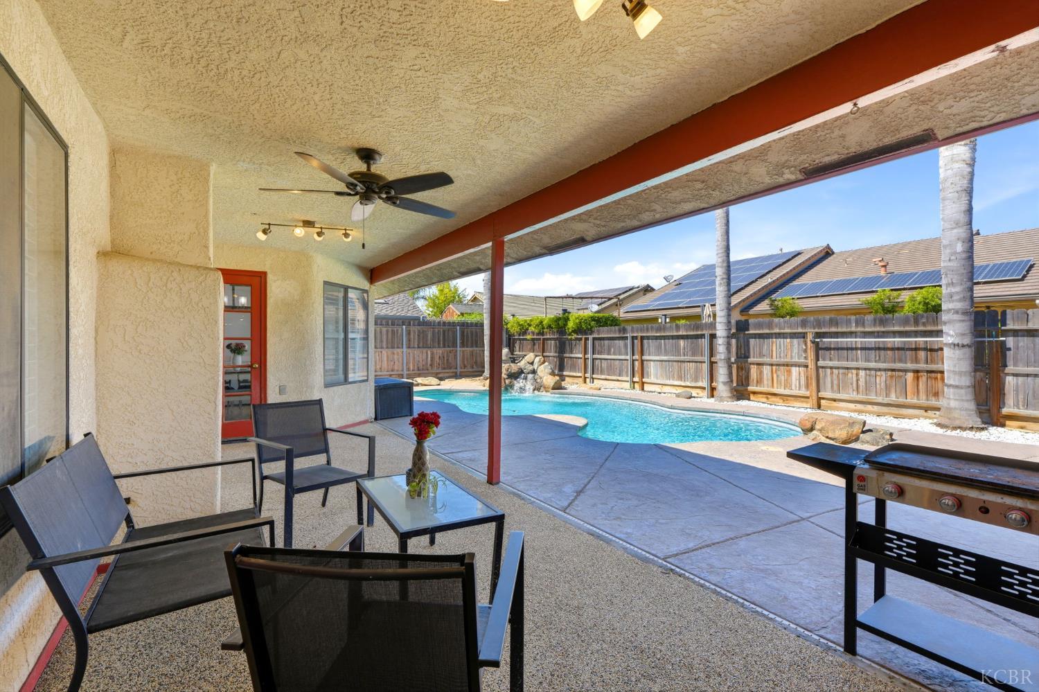 1332 Lincoln Ln, Lemoore, CA 93245