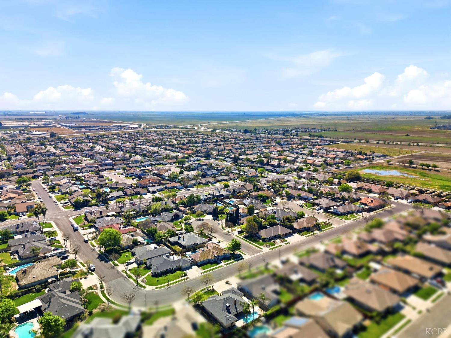 1332 Lincoln Ln, Lemoore, CA 93245