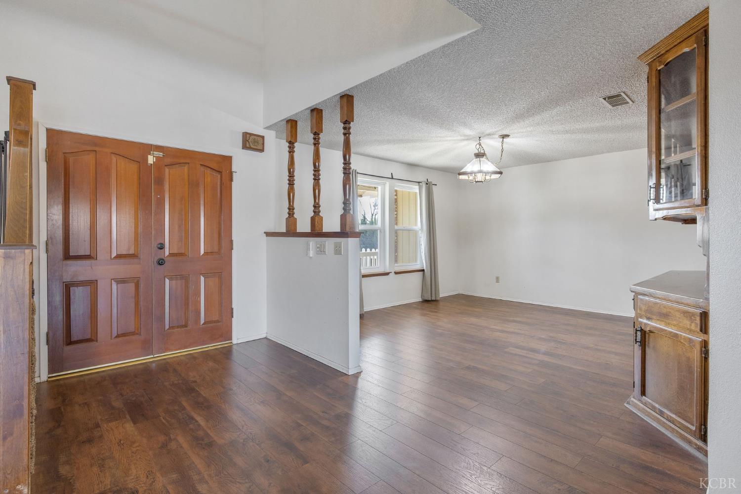 557 Beechwood Cir, Lemoore, CA 93245