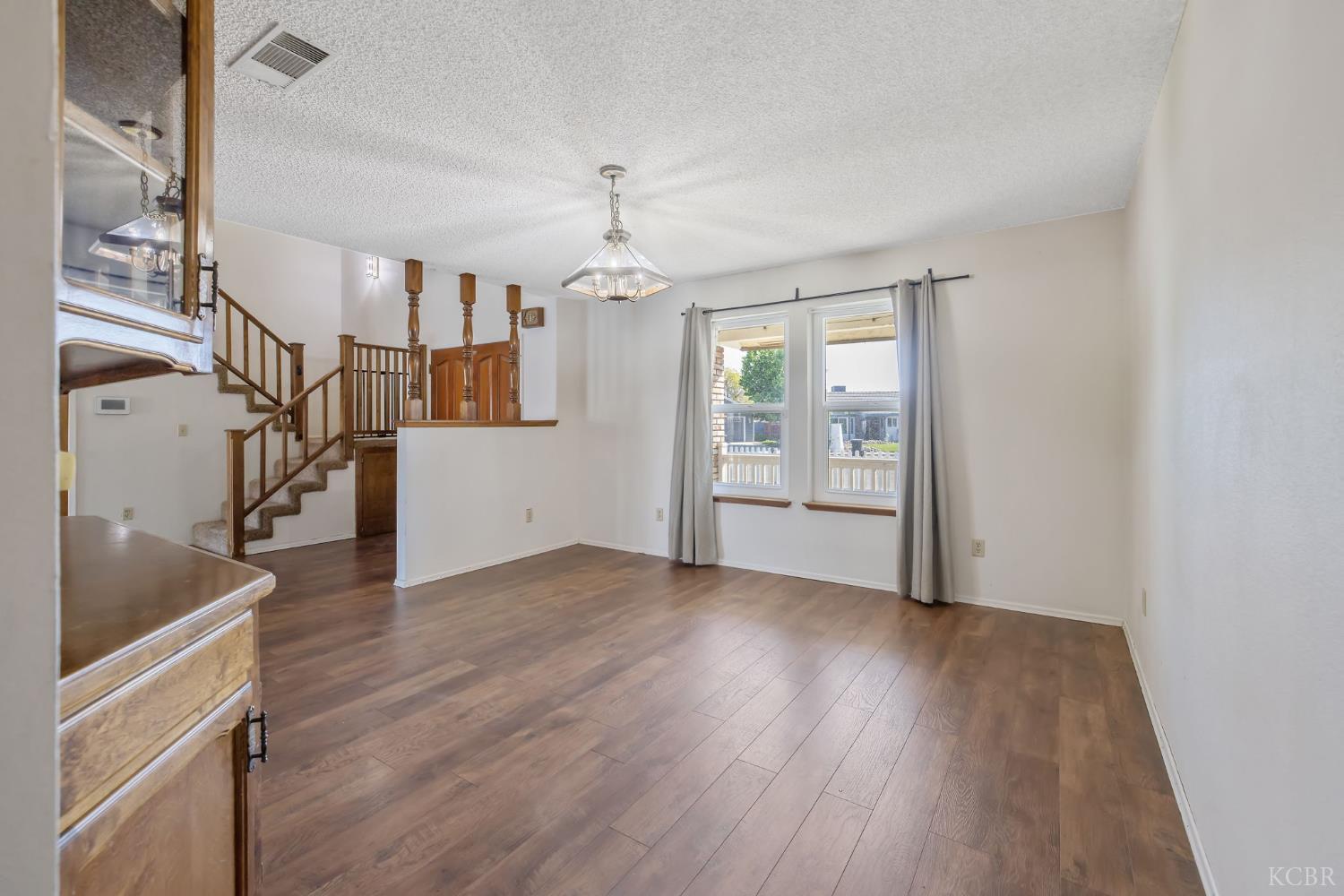 557 Beechwood Cir, Lemoore, CA 93245