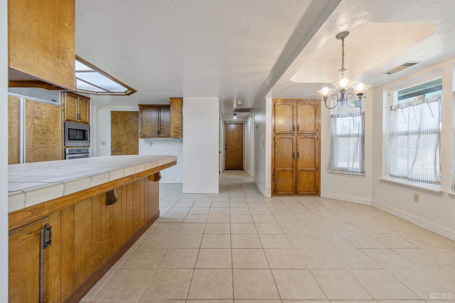 557 Beechwood Cir, Lemoore, CA 93245