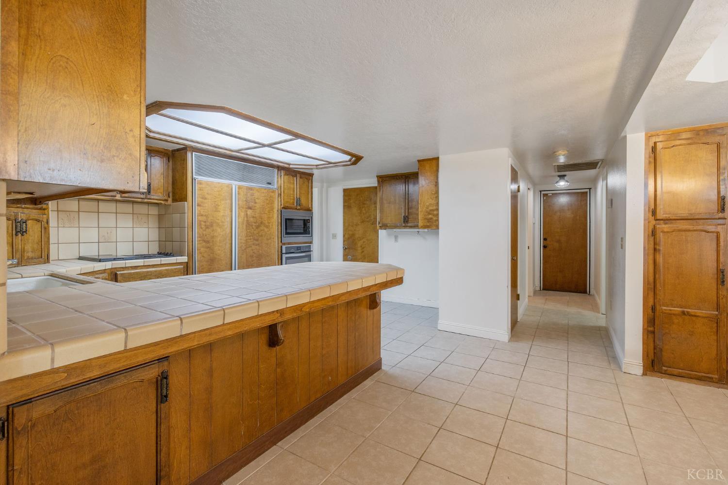 557 Beechwood Cir, Lemoore, CA 93245