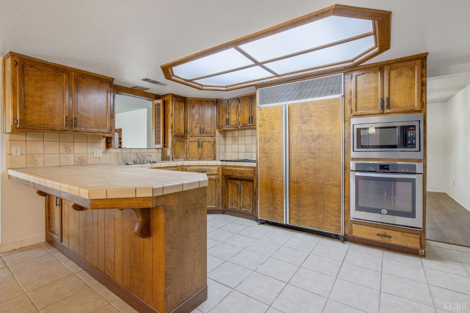 557 Beechwood Cir, Lemoore, CA 93245