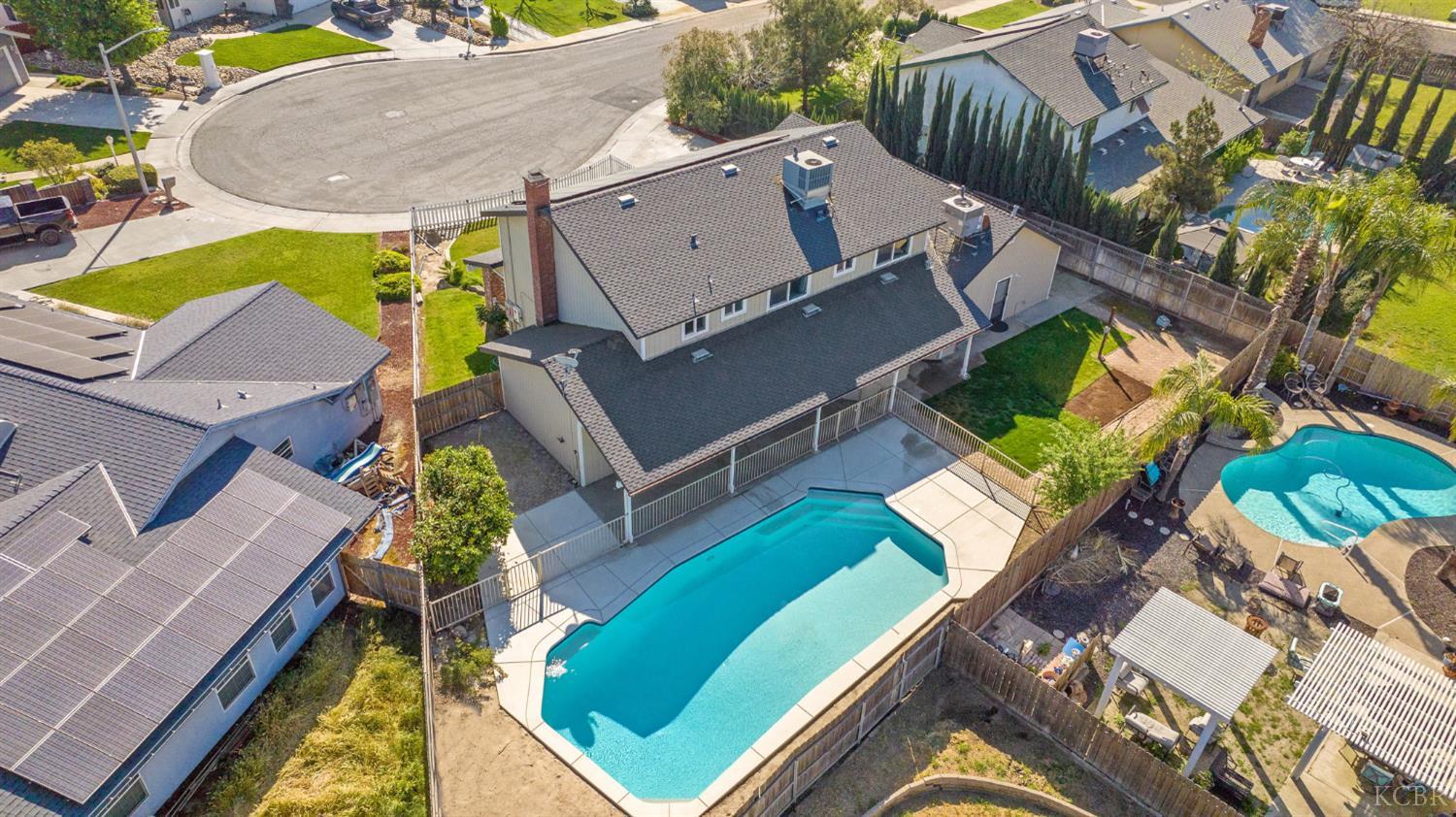 557 Beechwood Cir, Lemoore, CA 93245