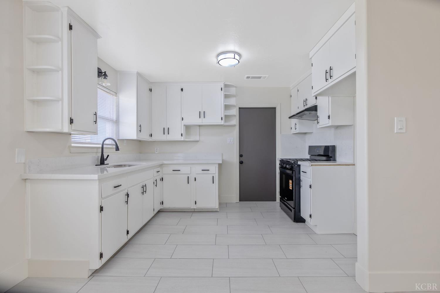 364 S Newman Rd, Tipton, CA 93272