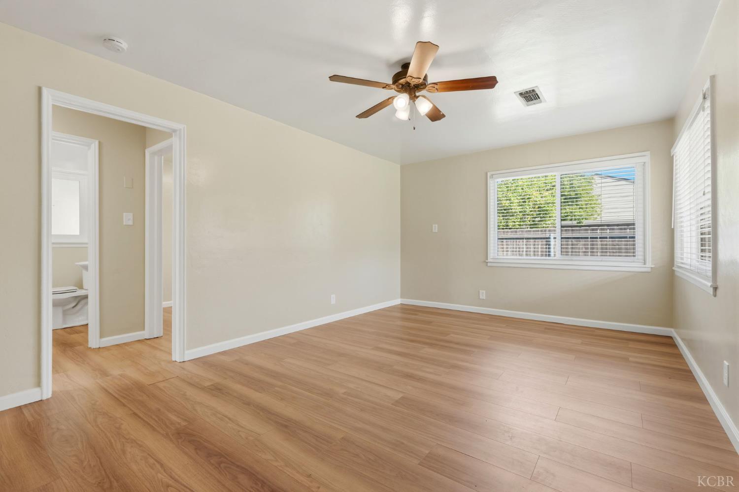 730 W D St, Lemoore, CA 93245