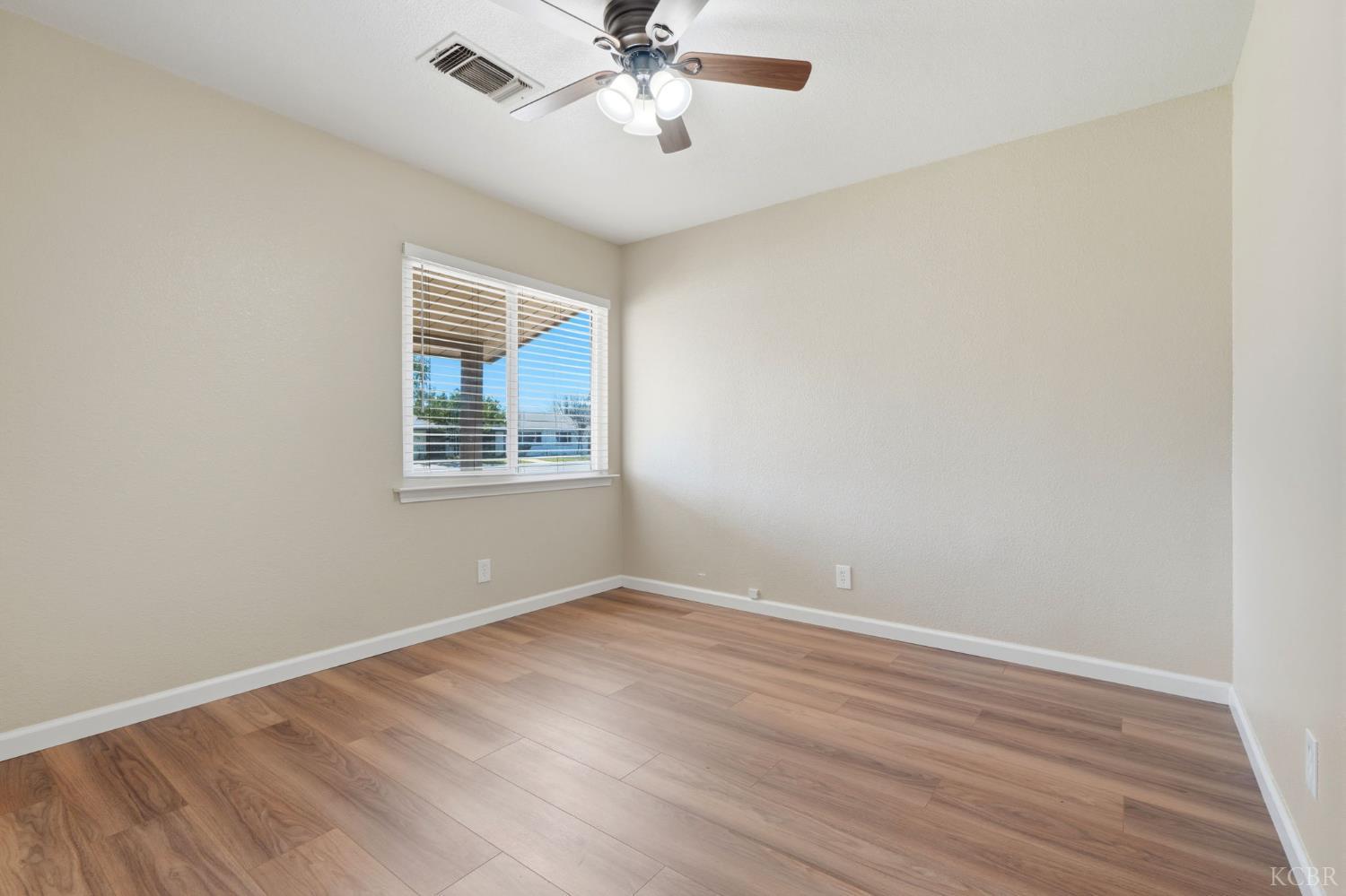 730 W D St, Lemoore, CA 93245