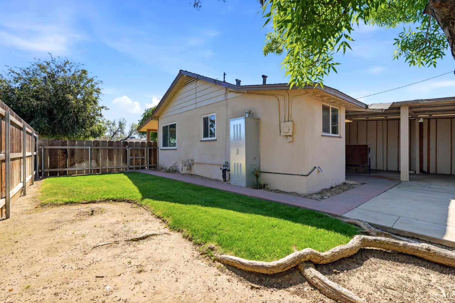 730 W D St, Lemoore, CA 93245