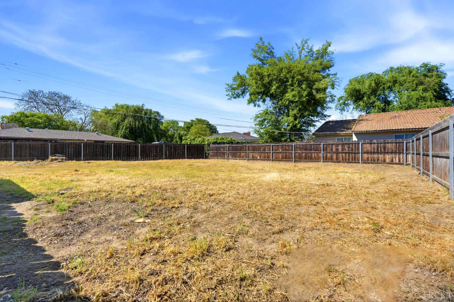 730 W D St, Lemoore, CA 93245