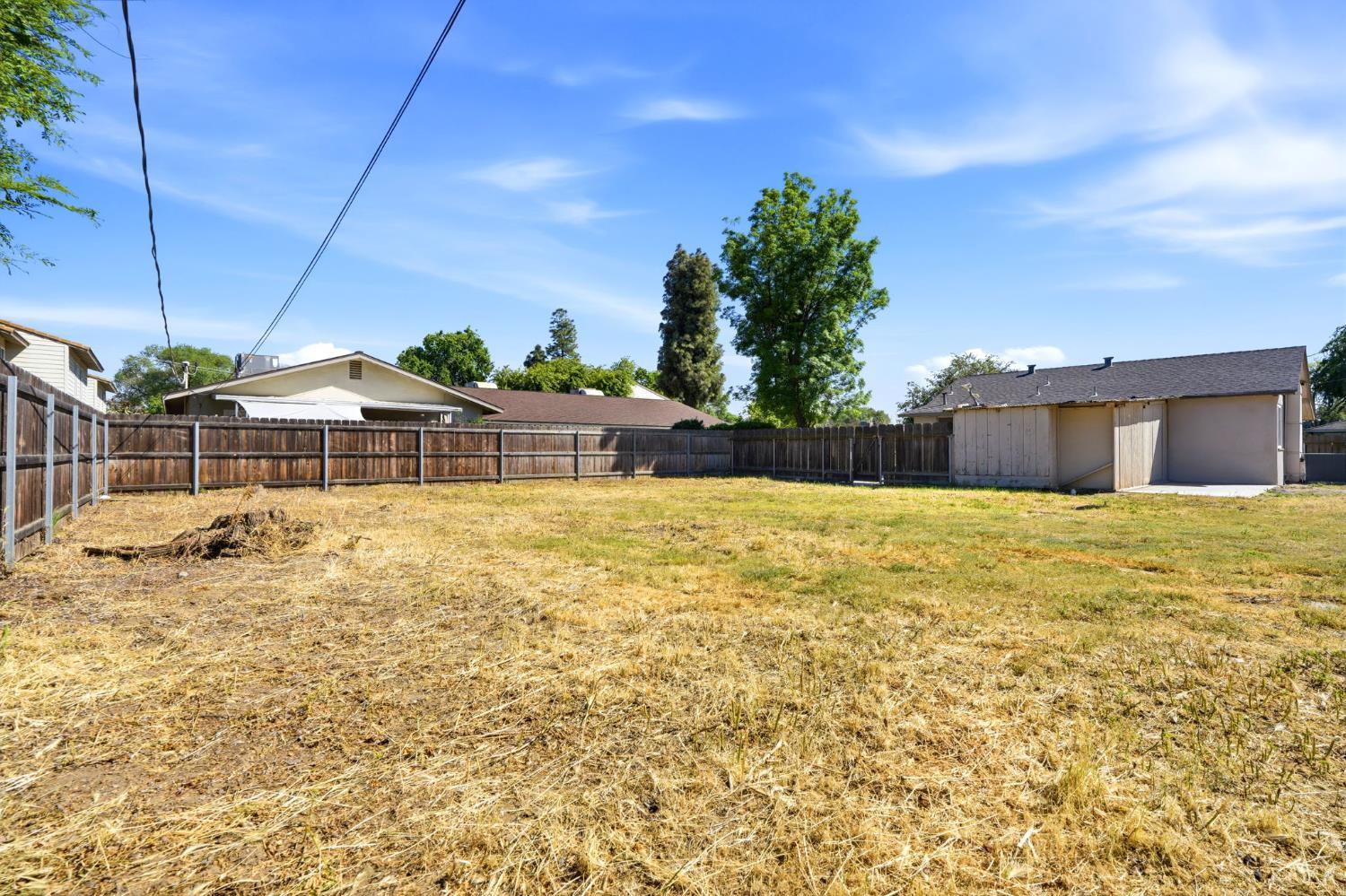 730 W D St, Lemoore, CA 93245