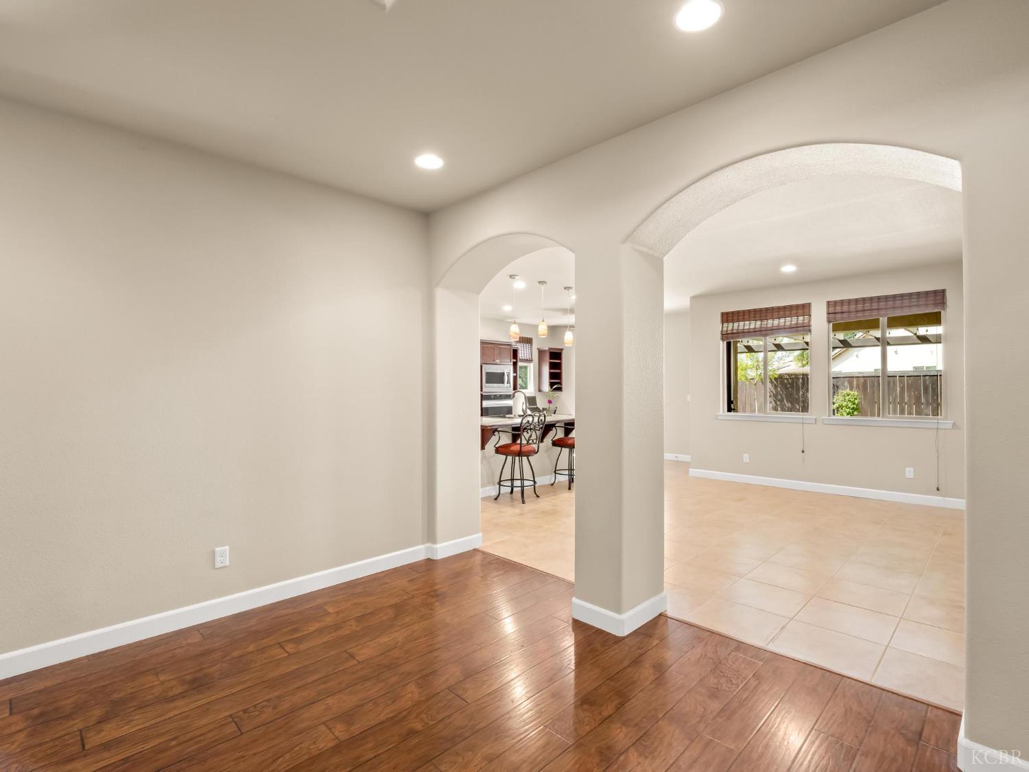 1178 Blackwood Ave, Clovis, CA 93619