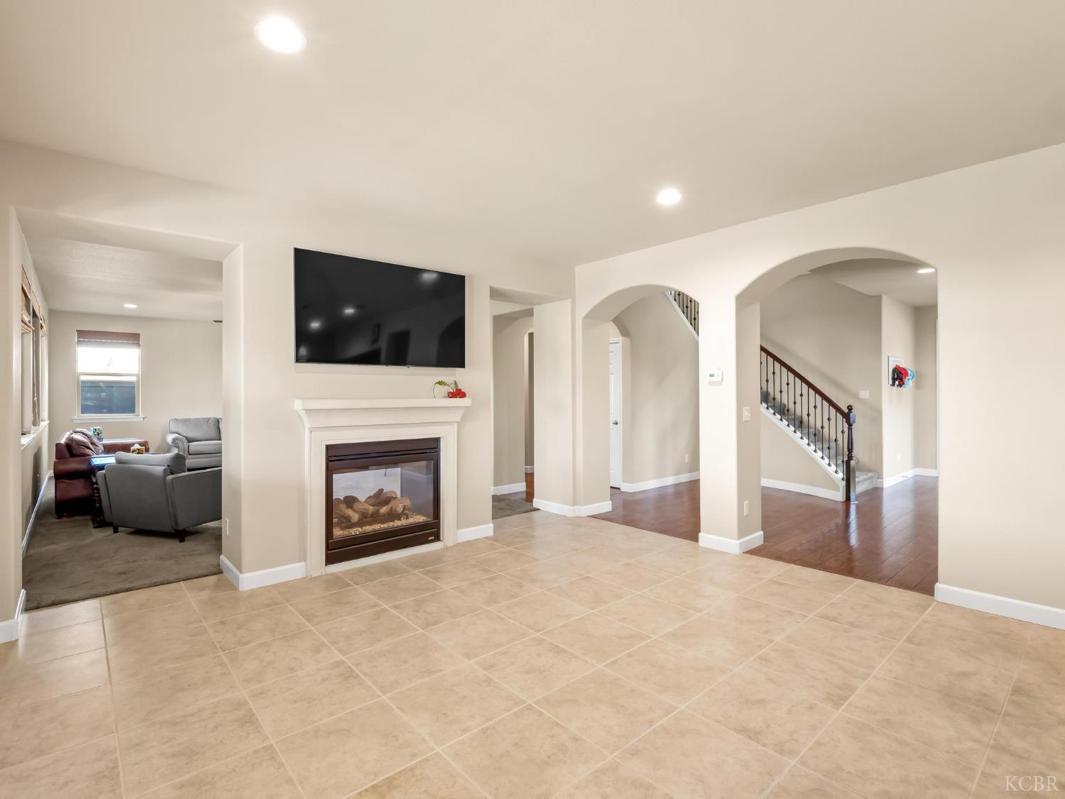 1178 Blackwood Ave, Clovis, CA 93619