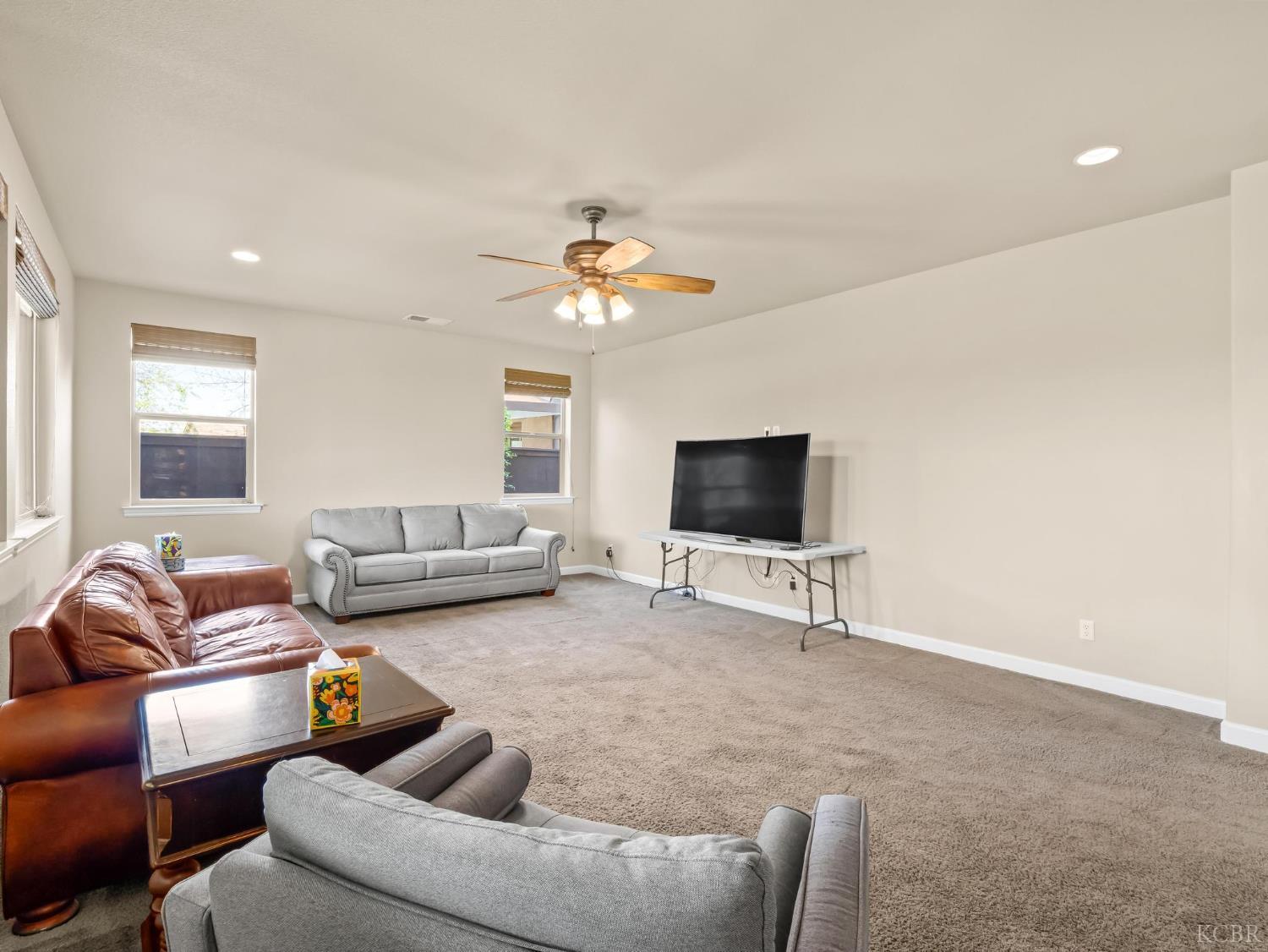 1178 Blackwood Ave, Clovis, CA 93619