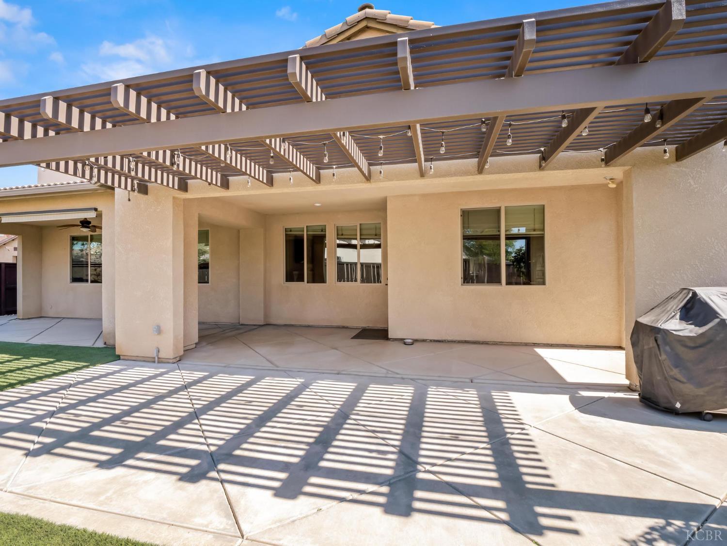 1178 Blackwood Ave, Clovis, CA 93619