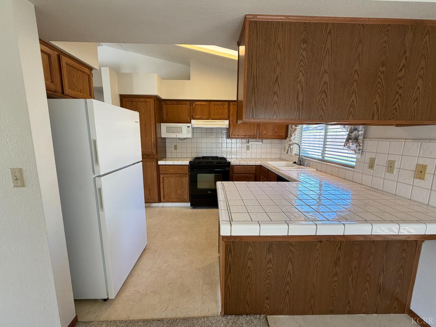 164 Cantebury Dr, Lemoore, CA 93245