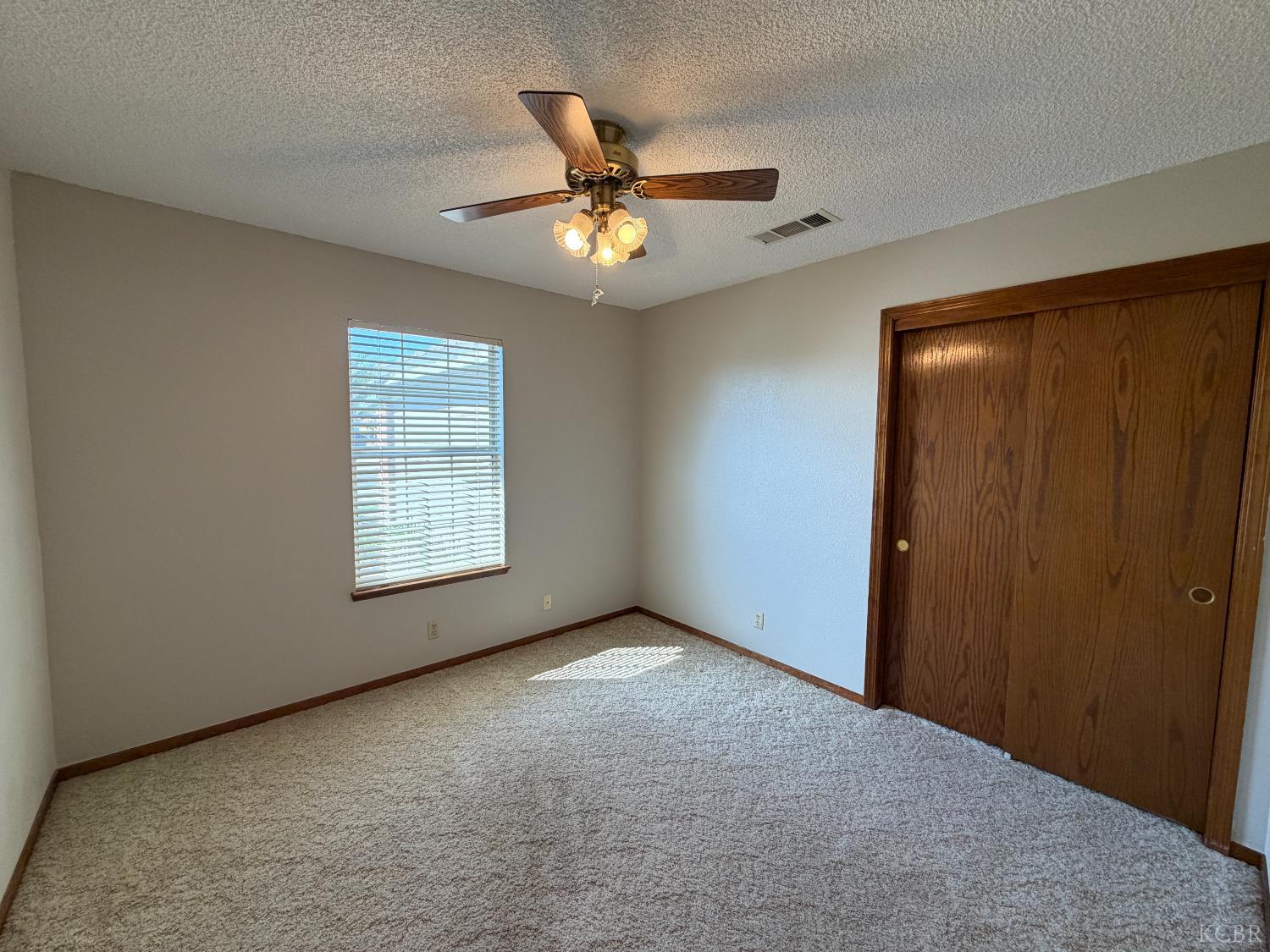 164 Cantebury Dr, Lemoore, CA 93245