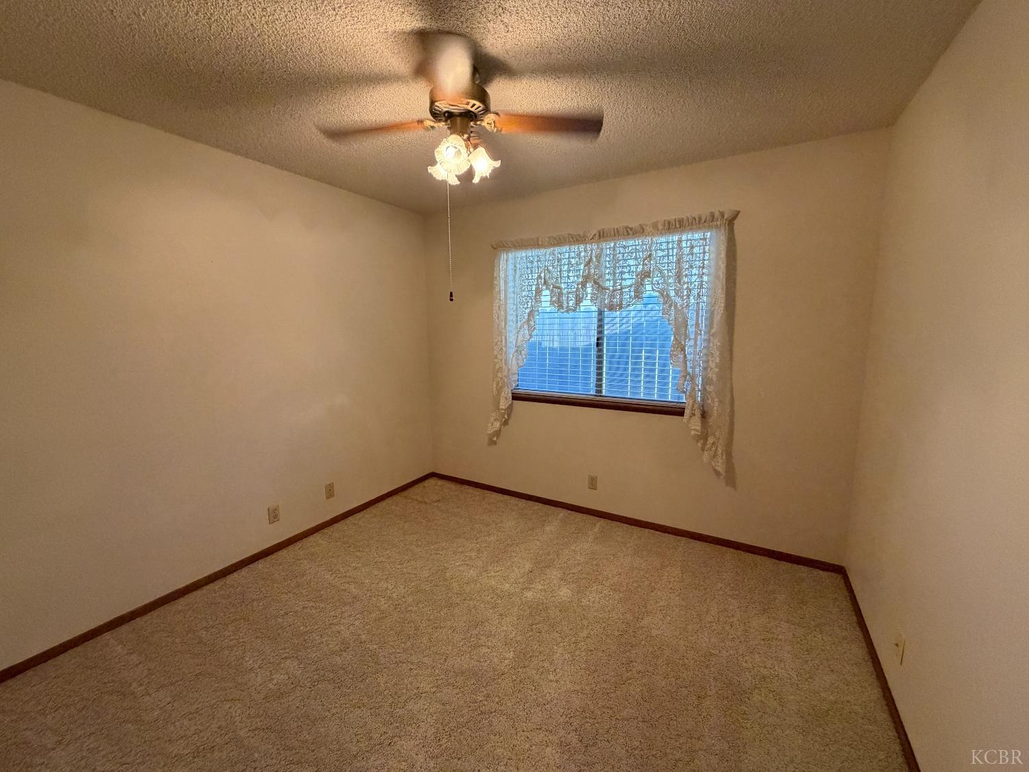 164 Cantebury Dr, Lemoore, CA 93245