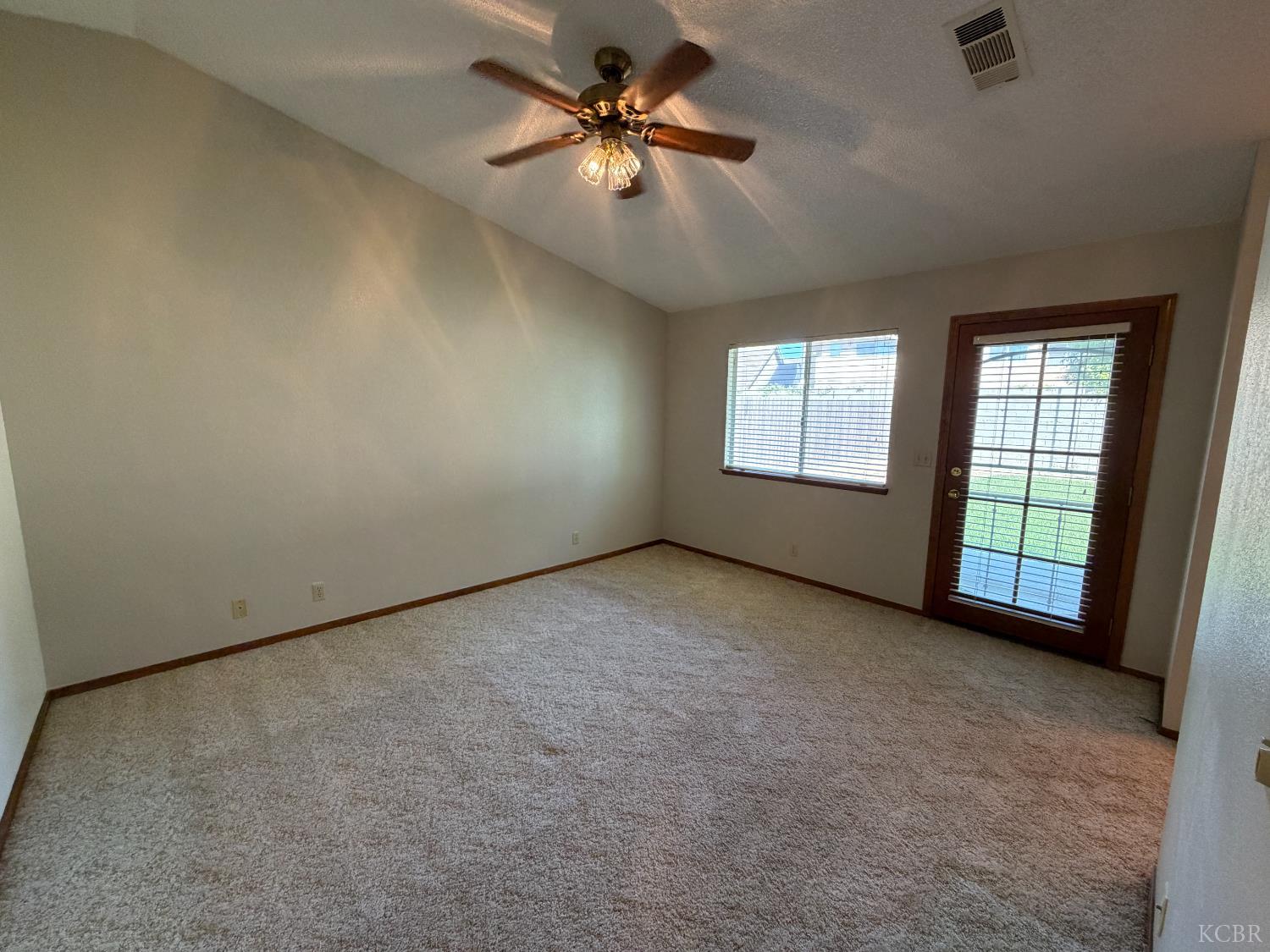 164 Cantebury Dr, Lemoore, CA 93245