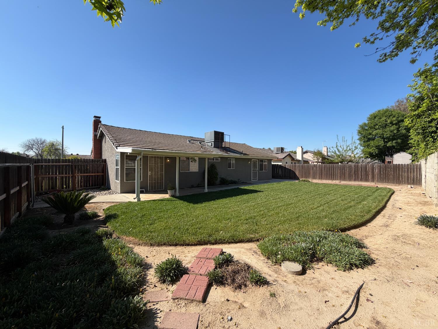 164 Cantebury Dr, Lemoore, CA 93245