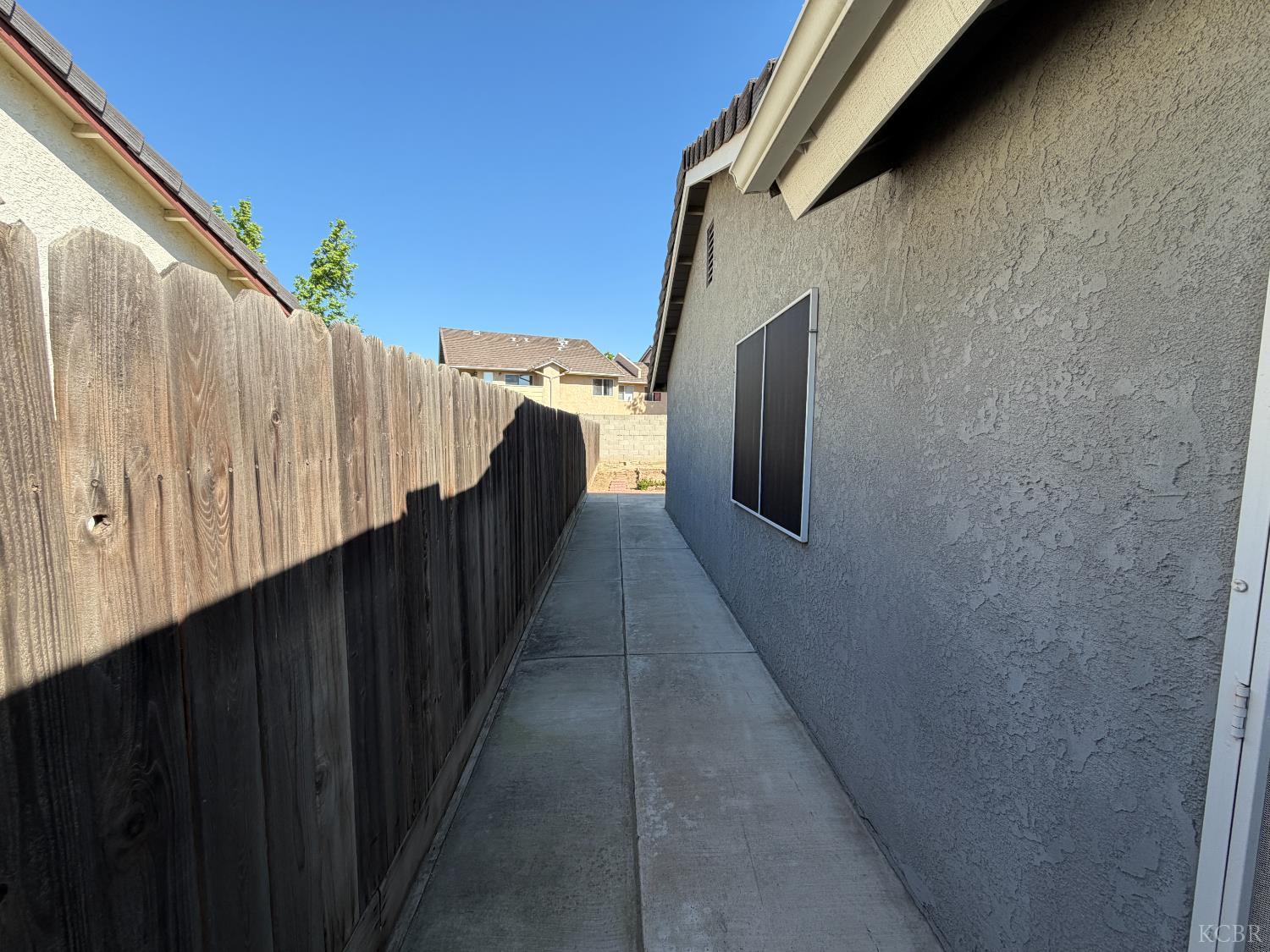 164 Cantebury Dr, Lemoore, CA 93245