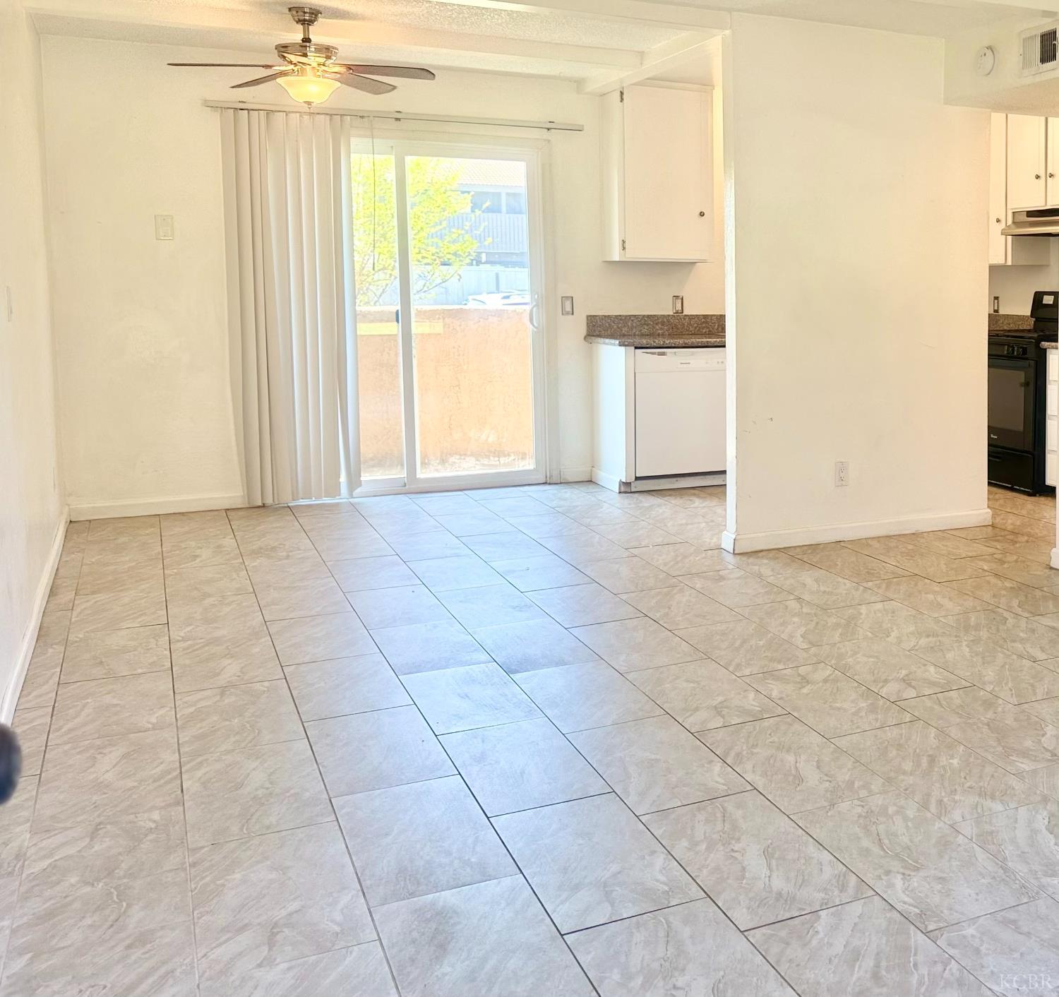 880 Greenfield Ave, Hanford, CA 93230