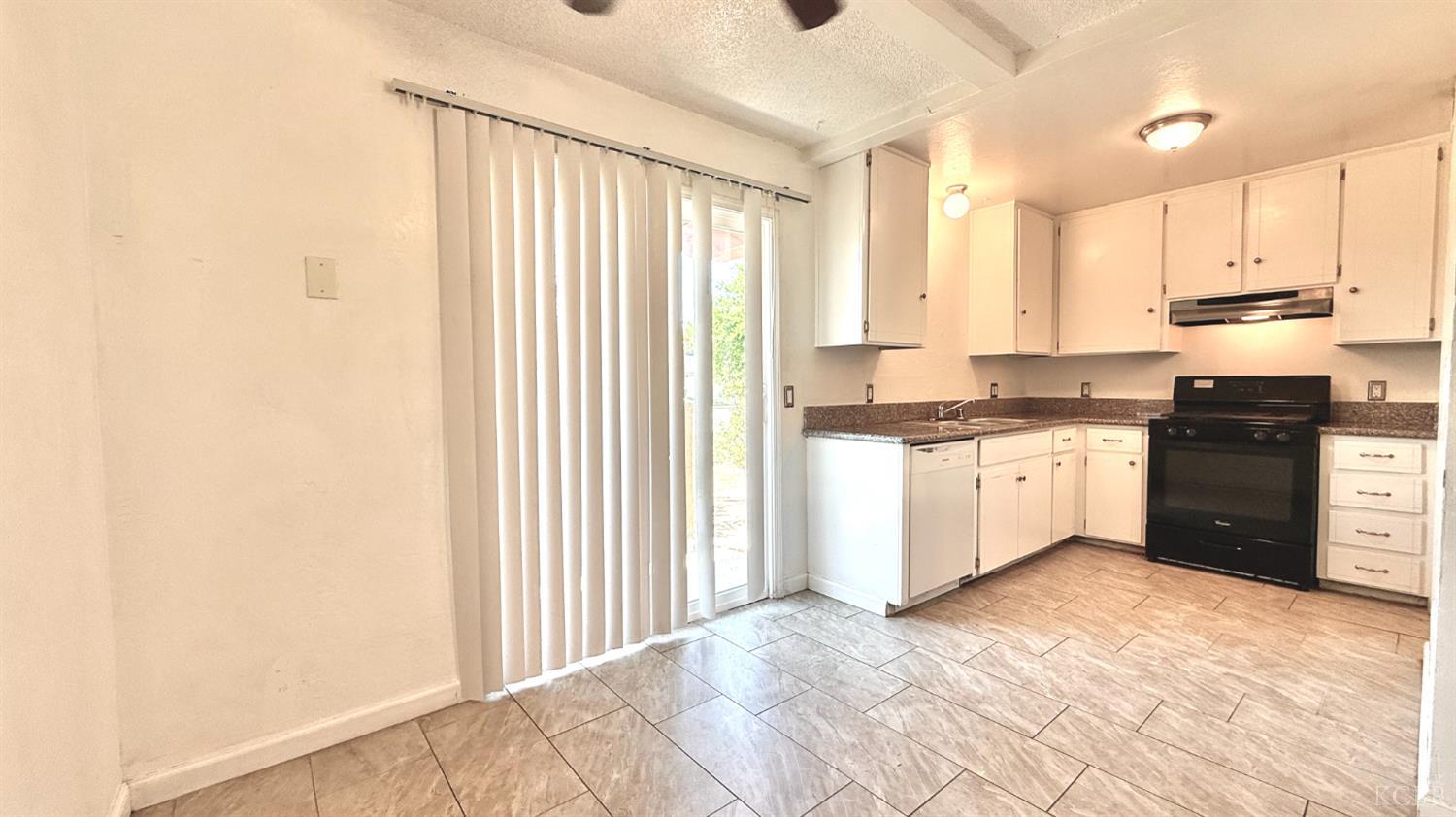 880 Greenfield Ave, Hanford, CA 93230