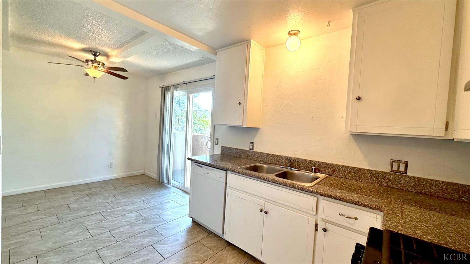 880 Greenfield Ave, Hanford, CA 93230