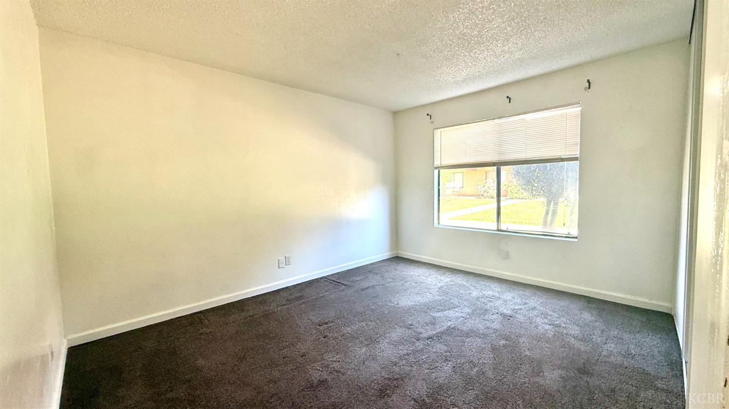 880 Greenfield Ave, Hanford, CA 93230