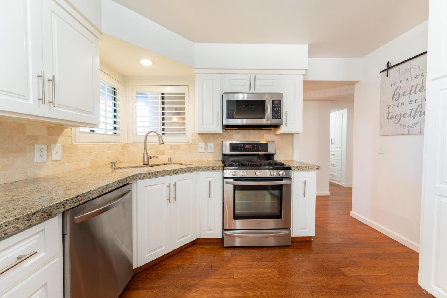 10200 Wayland Ct, Bakersfield, CA 93312