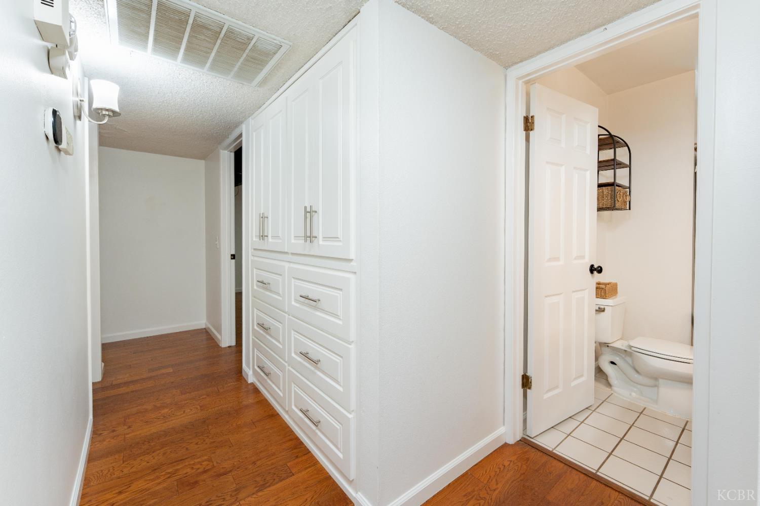 10200 Wayland Ct, Bakersfield, CA 93312