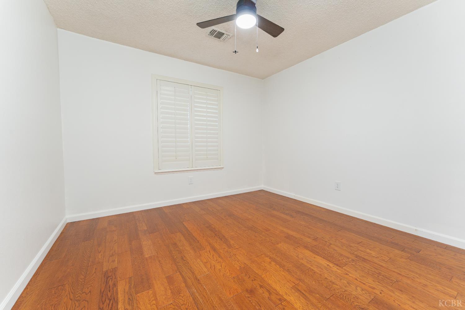 10200 Wayland Ct, Bakersfield, CA 93312