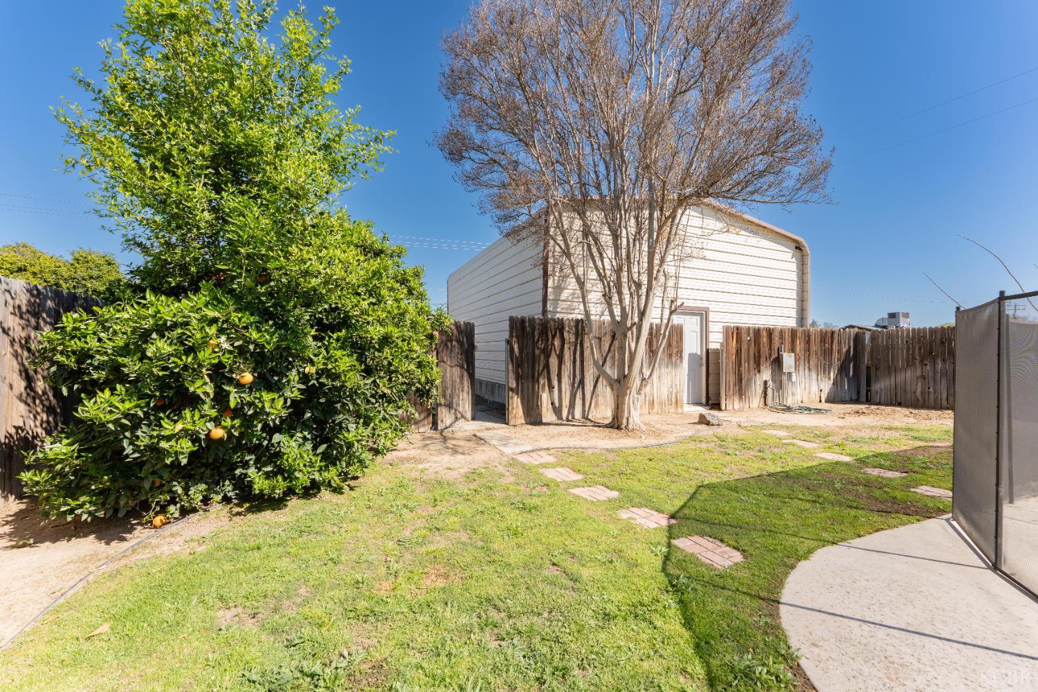 10200 Wayland Ct, Bakersfield, CA 93312