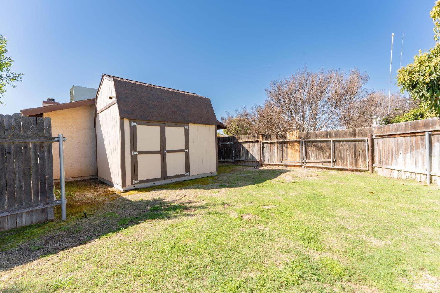 10200 Wayland Ct, Bakersfield, CA 93312