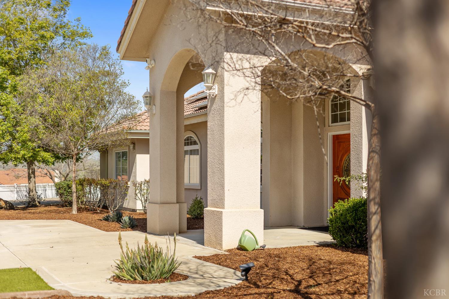 32250 Appaloosa Dr, Lindsay, CA 93265