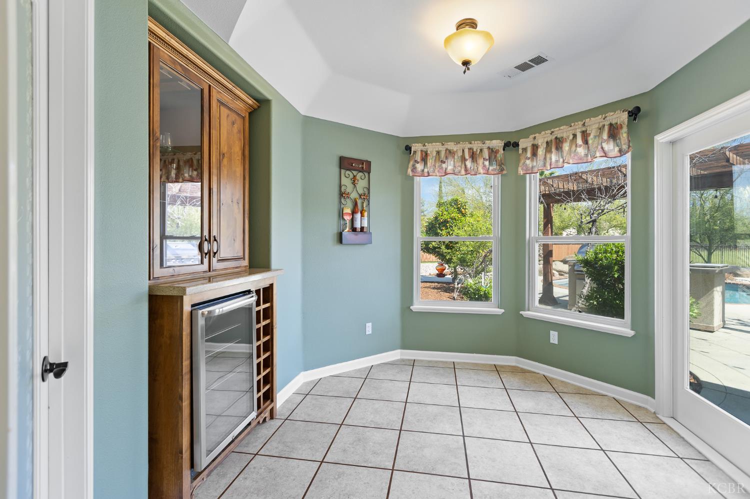 32250 Appaloosa Dr, Lindsay, CA 93265