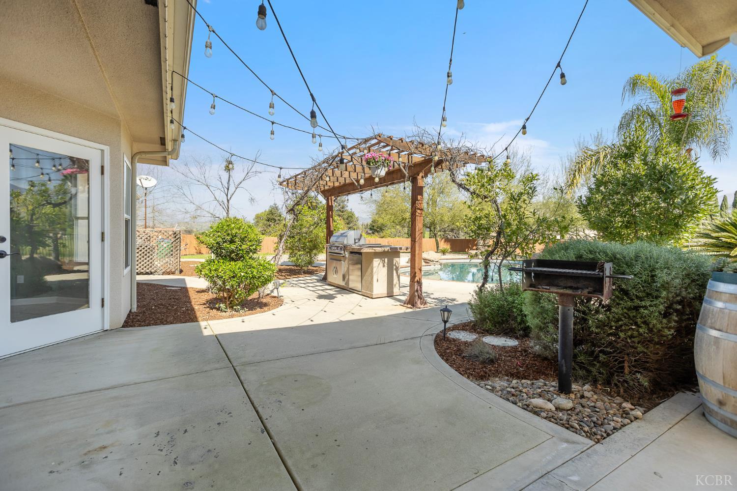 32250 Appaloosa Dr, Lindsay, CA 93265