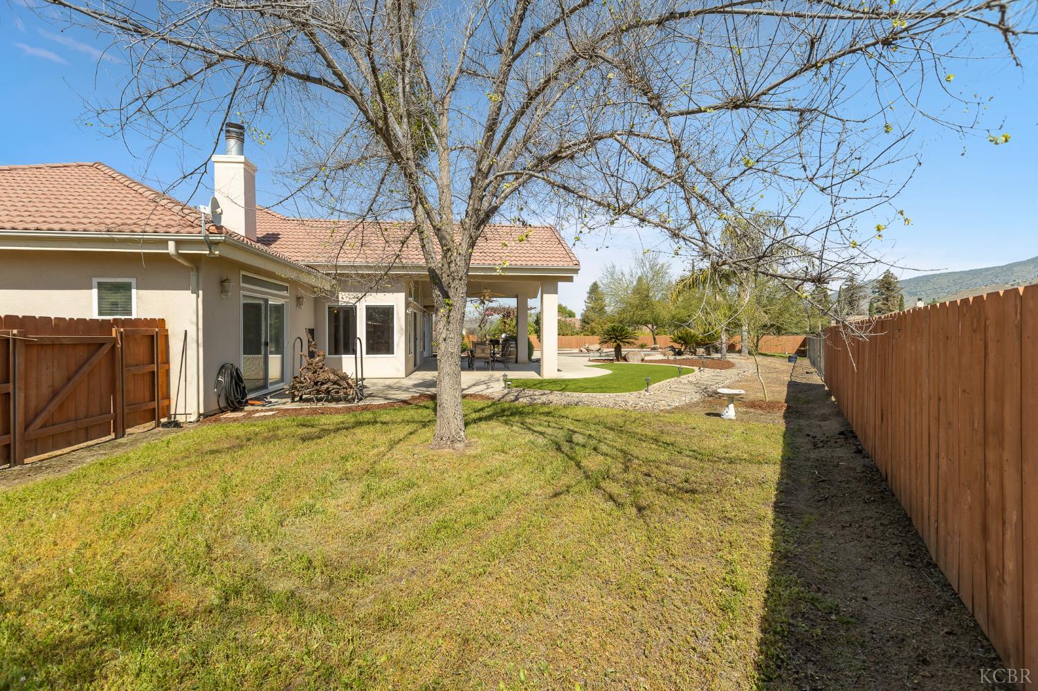 32250 Appaloosa Dr, Lindsay, CA 93265