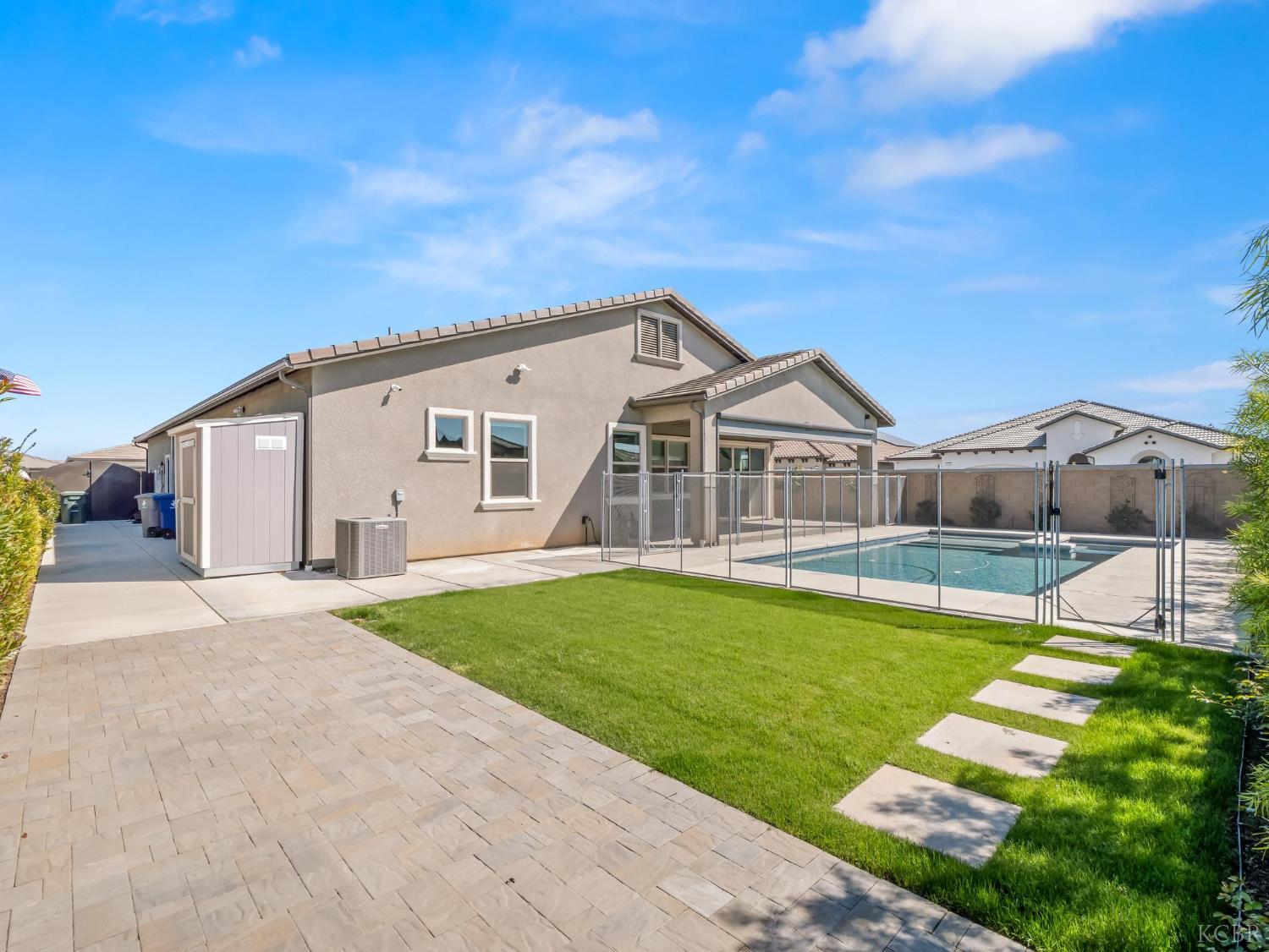 1734 N Park Ave, Clovis, CA 93619