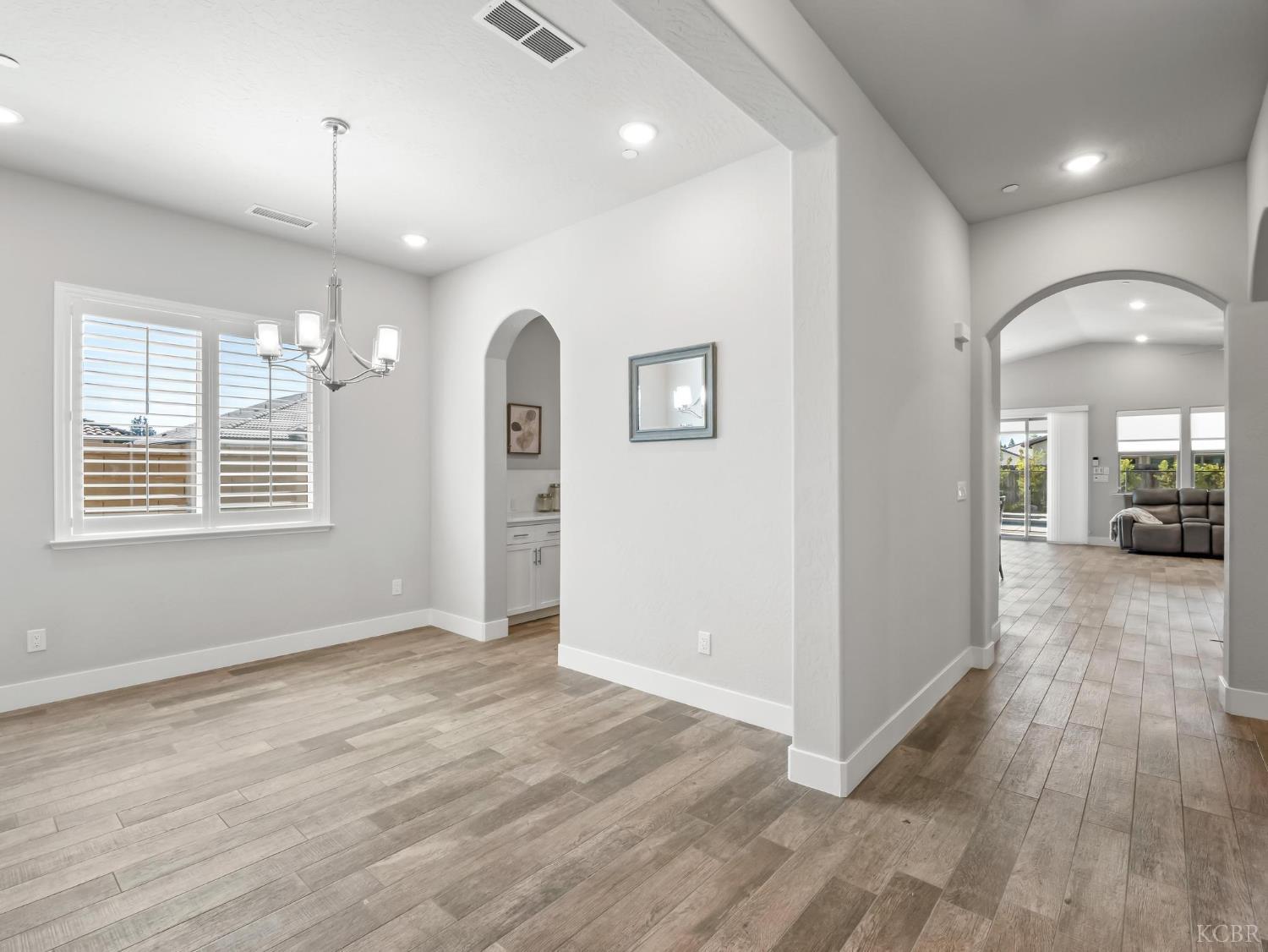 1734 N Park Ave, Clovis, CA 93619