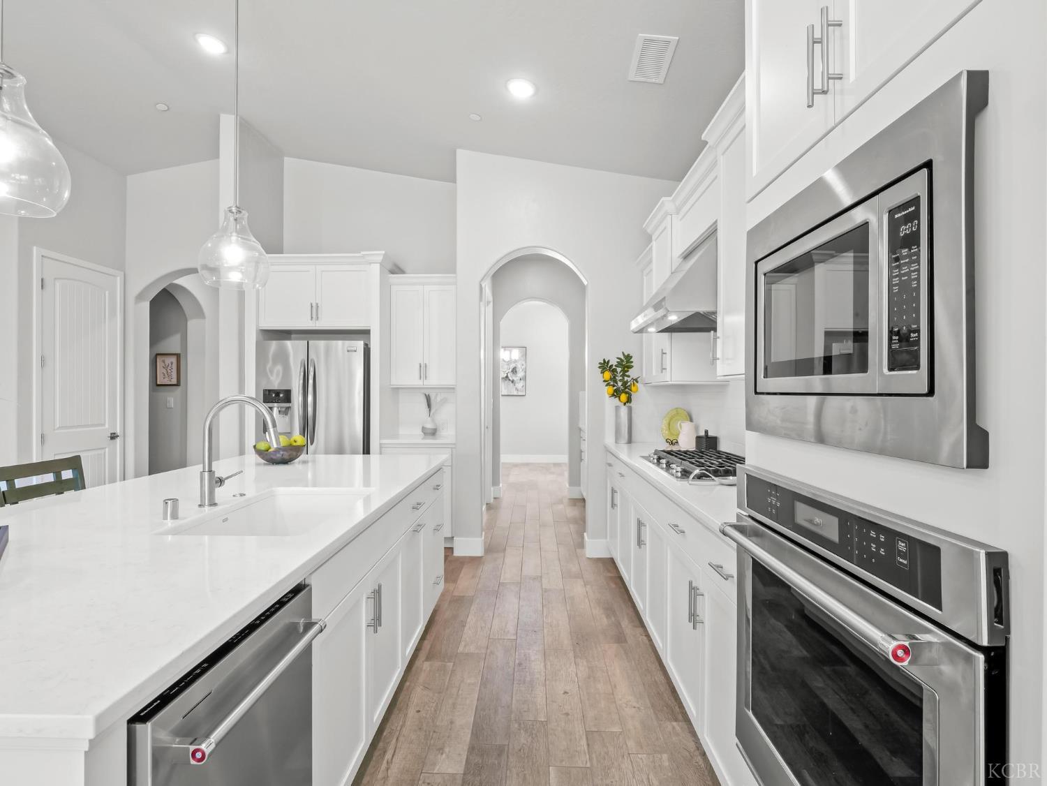 1734 N Park Ave, Clovis, CA 93619