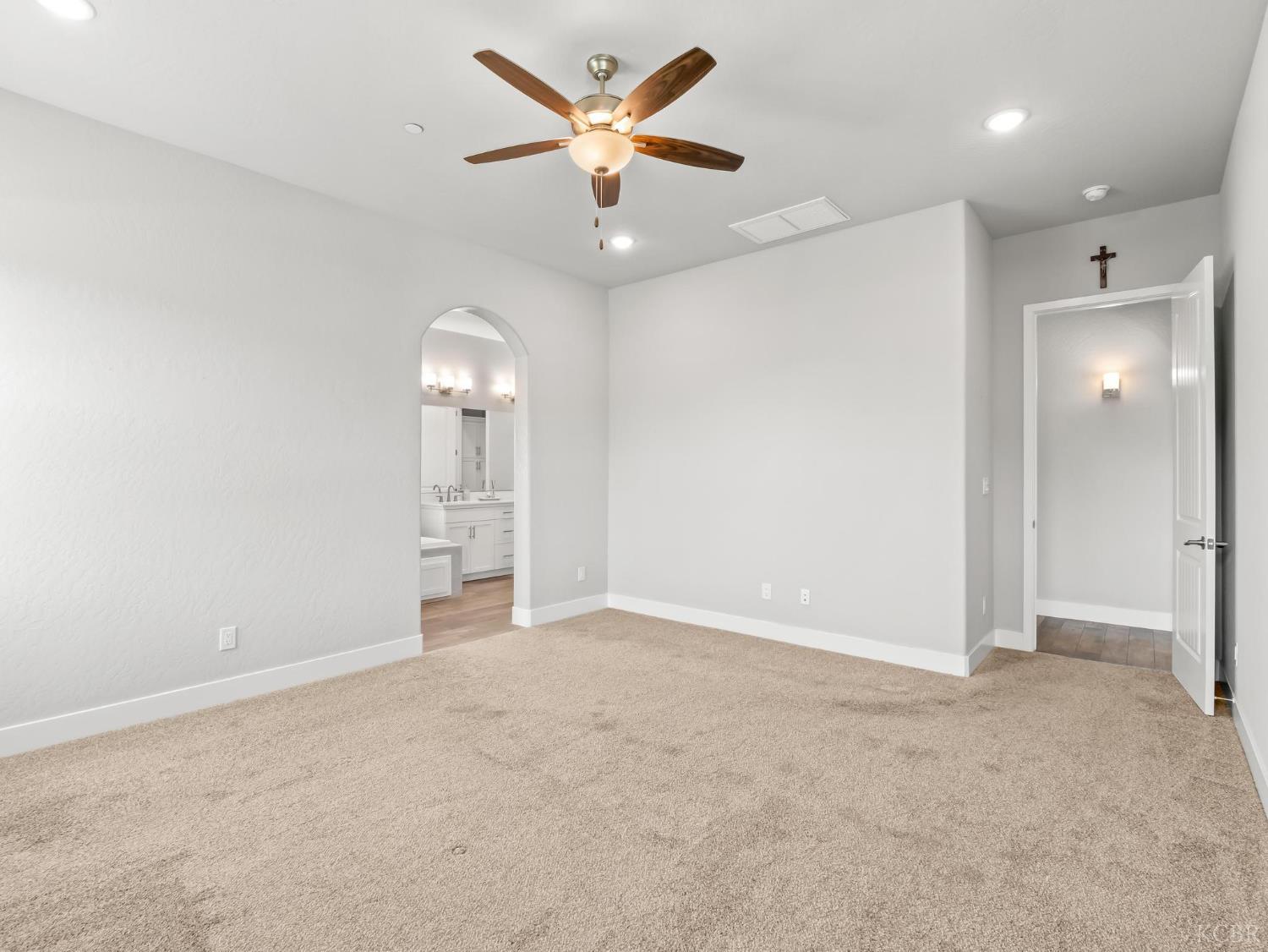 1734 N Park Ave, Clovis, CA 93619